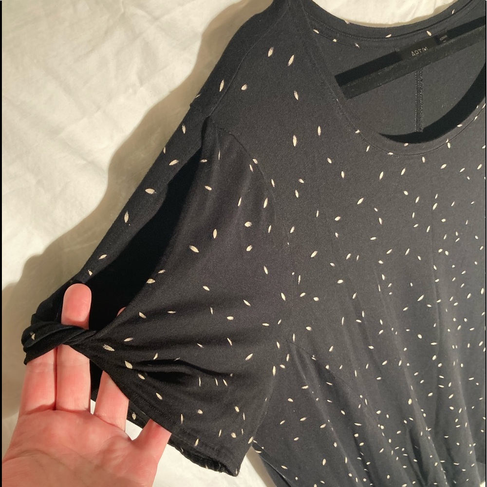 Small Patterned Cold Shoulder - Picture 5 of 5